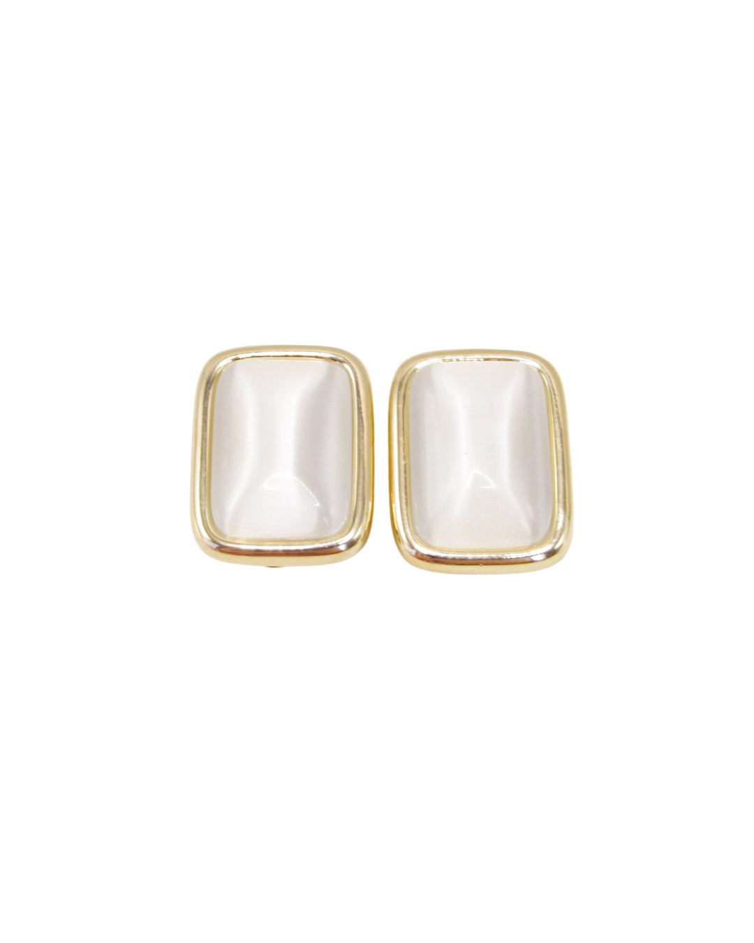 Brinco de Pressão com Madrepérola Banhado em Ouro 18k