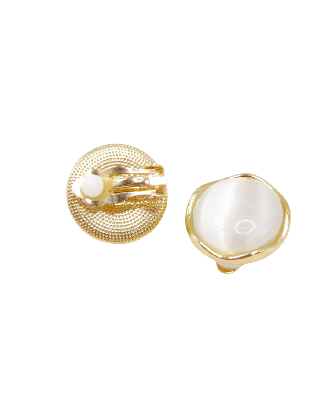 Brinco de Pressão Redondo com Madrepérola Banhado em Ouro 18k